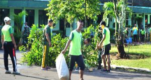 Jaga Kebersihan Lingkungan, Kasdim 0730/Gunungkidul Pimpin Langsung Kerja Bakti Makodim