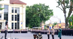 Kapolres Metro Jakarta Barat Berikan Arahan Penguatan Peran Bhabinkamtibmas sebagai Garda Terdepan Pelayanan Masyarakat
