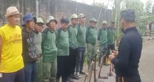 Pemdes Karangsari Gelar Kerja Bakti Massal Bersihkan Saluran Air di Kampung Menye