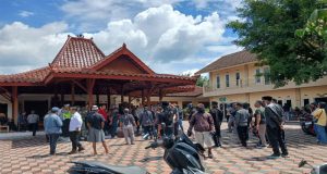 Warga Desa Ngalang Gelar Orasi Damai, Lurah Suharyanta Menyatakan Siap Dipeoses Sesuai Hukum