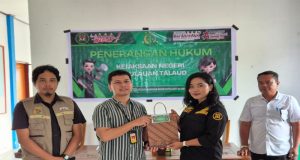 Penerangan Hukum Kejaksaan Negeri Kepulauan Talaud di Kecamatan Melonguane Timur Berlangsung Aman dan Lancar