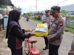 Momen Ramadhan, Satuan Binmas Polres Ketapang Berbagi Kebaikan Dalam Jumat Berkah