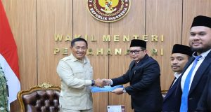 Perkuat Ketahanan Ideologi, Wamenhan Donny Ermawan Terima Audiensi Pemuda Masjid Dunia