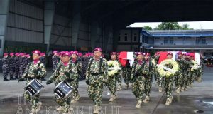 Penghormatan Terakhir bagi Patriot: Letjen TNI (Mar) Endi Supardi Lepas Jenazah Prajurit Terbaik ke Kampung Halaman