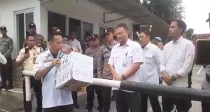 Diduga Korupsi Ratusan miliar Rupiah, BAPERMEN Demo di BWSS V (Balai Wilayah Sungai) Padang