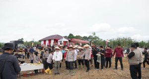 Wujudkan Lumbung Jagung Kalimantan, Kapolda Kalbar Pimpin Penanaman Serentak di Landak