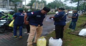 Aksi Sosial LPK AKI DPC Kota Bogor Bagikan Ratusan Takjil di Tanah Sereal