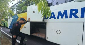 Pastikan Keamanan Pemudik, Satgas Operasi Ketupat Kapuas 2026 Sterilisasi Bus Mudik Gratis
