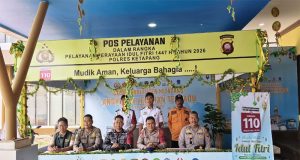 Pengamanan Maksimal! Prajurit Lanal Ketapang Kawal Arus Mudik di Pelabuhan dan Bandara