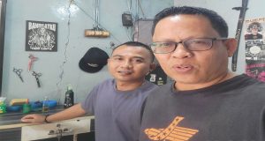 Tukang Cukur di Depok Kebanjiran Pelanggan Jelang Lebaran, Raup Rezeki dari Tradisi Rapikan Diri