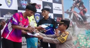 Polsek Matan Hilir Selatan Laksanakan Pengamanan Kejuaraan Idul Fitri Grasstrack of Glory 2026