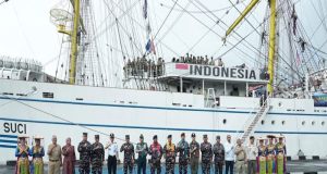 Diplomasi Maritim: KRI Bima Suci Sambut 52 Kadet dari 24 Negara