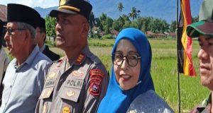 Febrial, Pengawas Madrasah Kemenag Agam Hadiri Penyerahan Ijazah dan Wisuda Tahfidz di PPTI Gobah V Surau